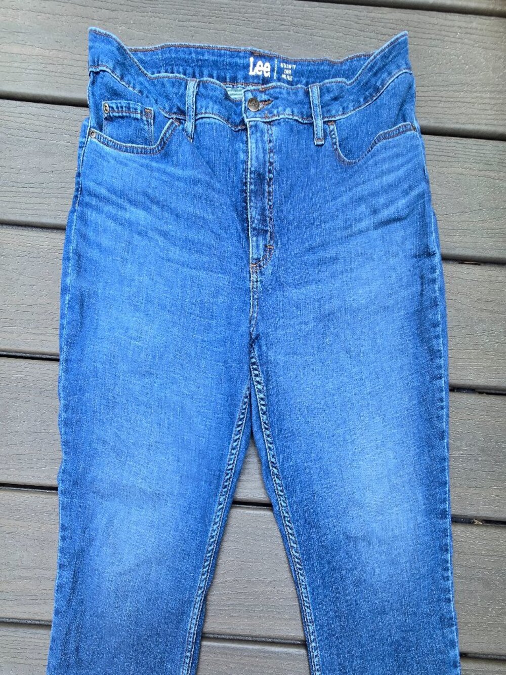Lee regular fit, mid rise sz 16M